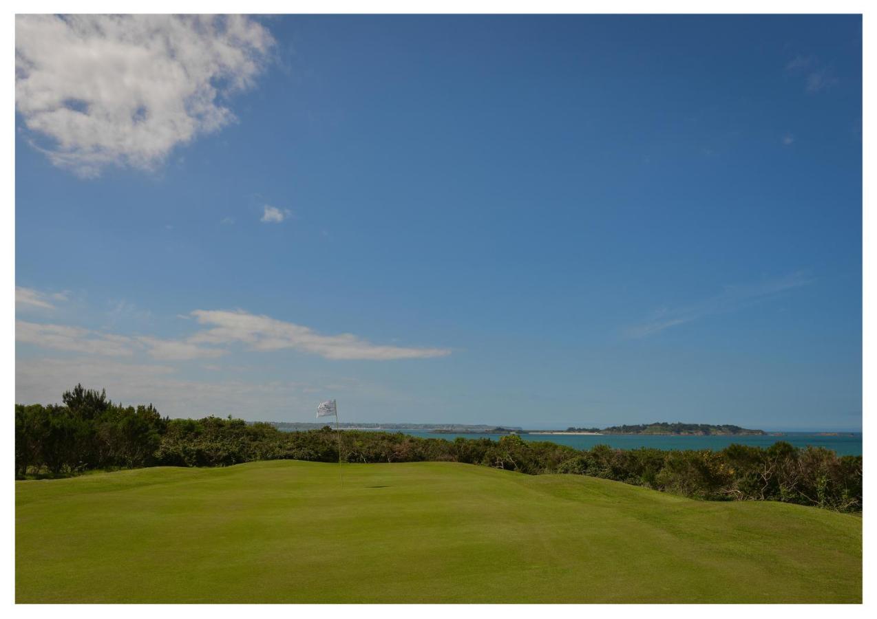 มานัวร์ เดอ ลา รอฌแร แอนด์ สปา Bed & Breakfast Beaussais Sur Mer ภายนอก รูปภาพ